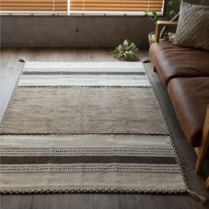 Accent modern Indian kilim rug