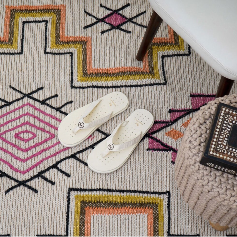 Ethnic Aztec style kilim dhurrie rugs