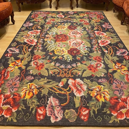 Floral kilim style washable rug