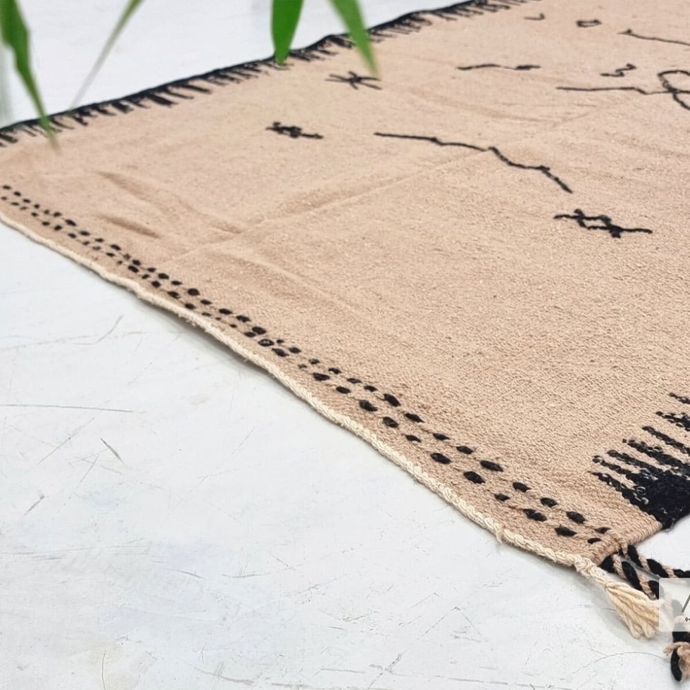 Moroccan berber kilim rug