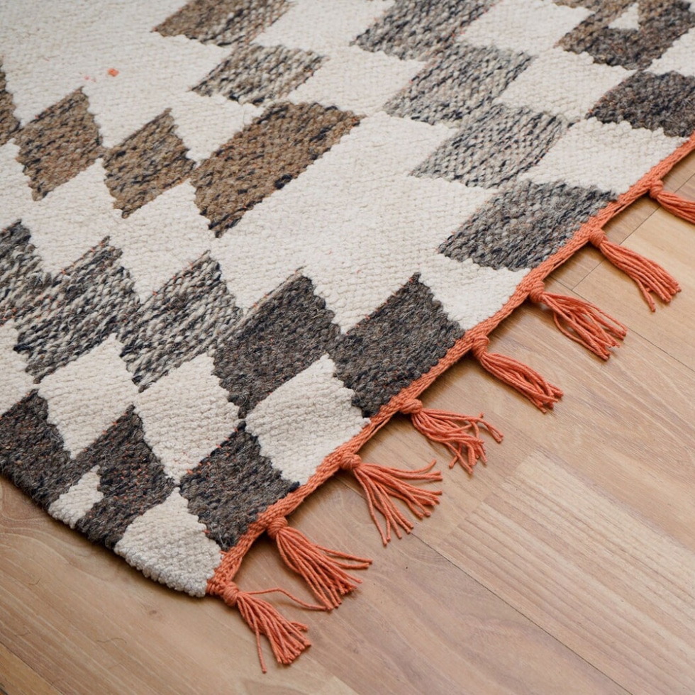 Neutral grey kilim rug