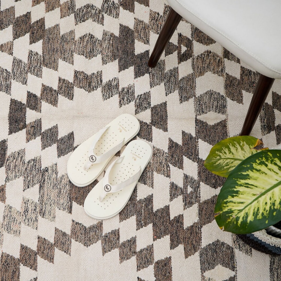 Neutral grey kilim rug