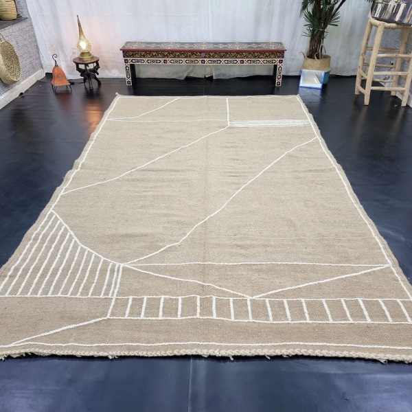 Plain Beige kilim Moroccan rug