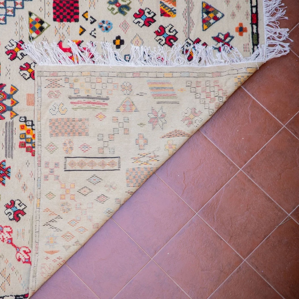 Traditional white Akhnif Berber kilim rug