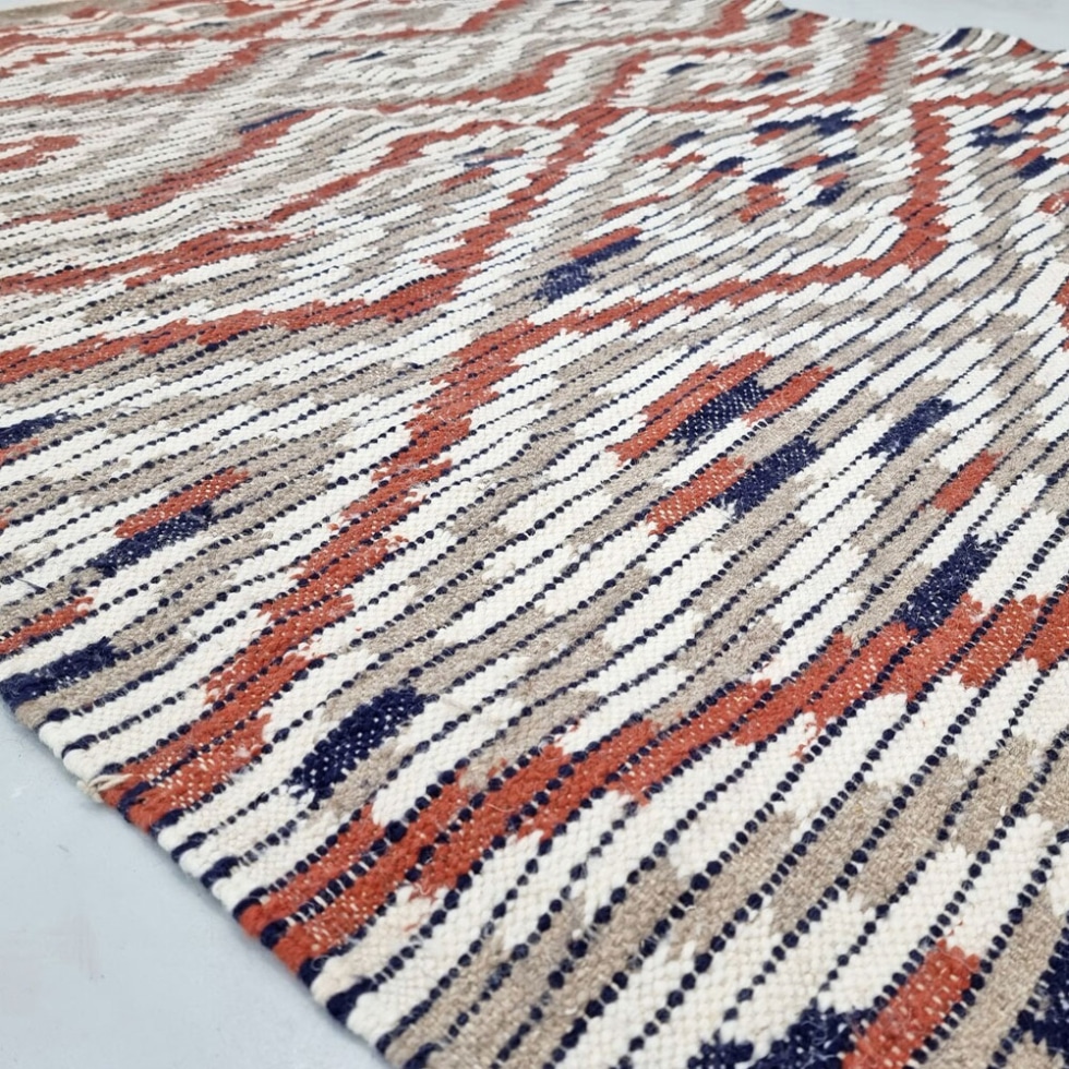 Vintage style moroccan kilim rug