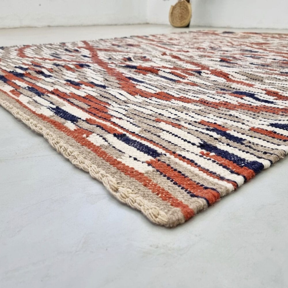 Vintage style moroccan kilim rug