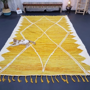 Yellow and white moroccan kilim rug