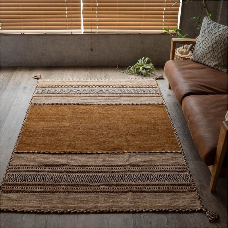 Tapis Kilim de couleur marron