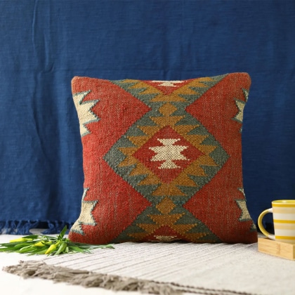 Bright kilim pillows