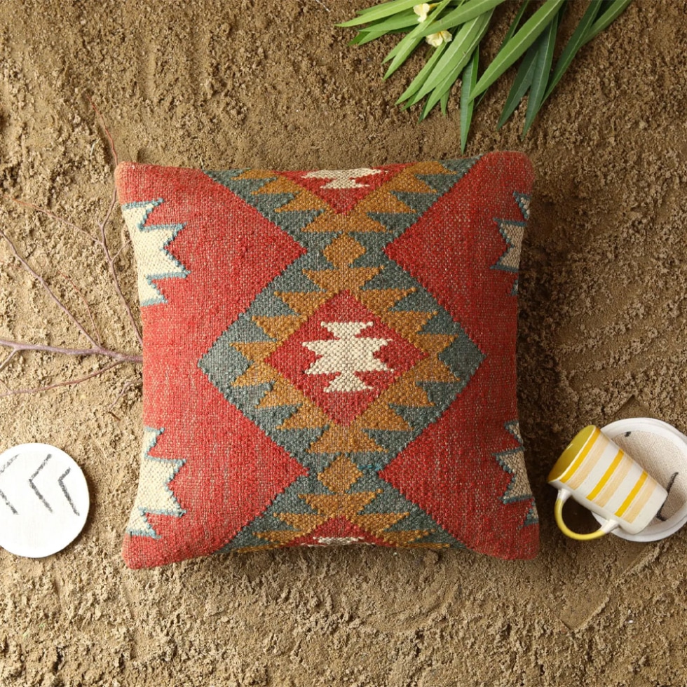 Bright kilim pillows