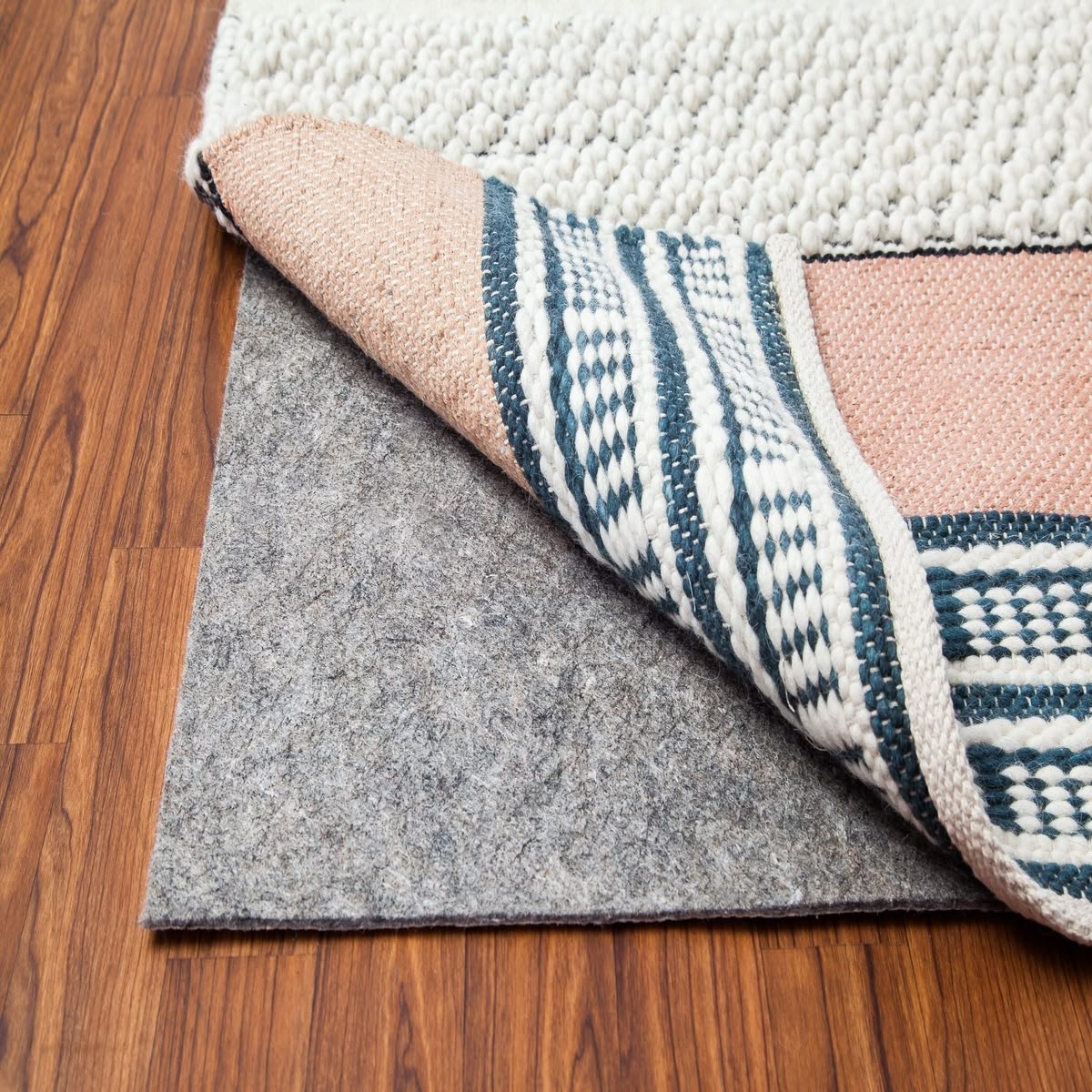 ¿Necesitan las alfombras kilim un acolchado?