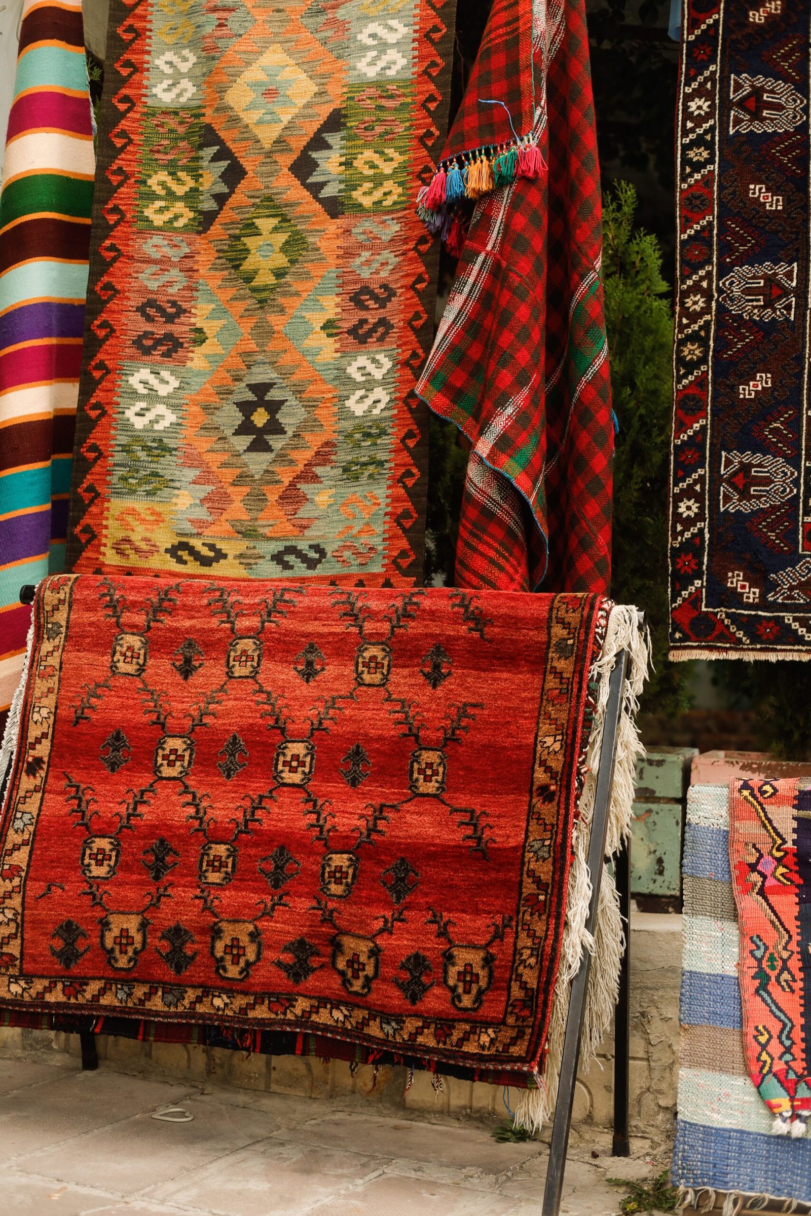 Indian Kilim vs Turkish Kilim Rugs: What's the Difference? Indian Kilim vs Turkish Kilim Rugs: What's the Difference?
